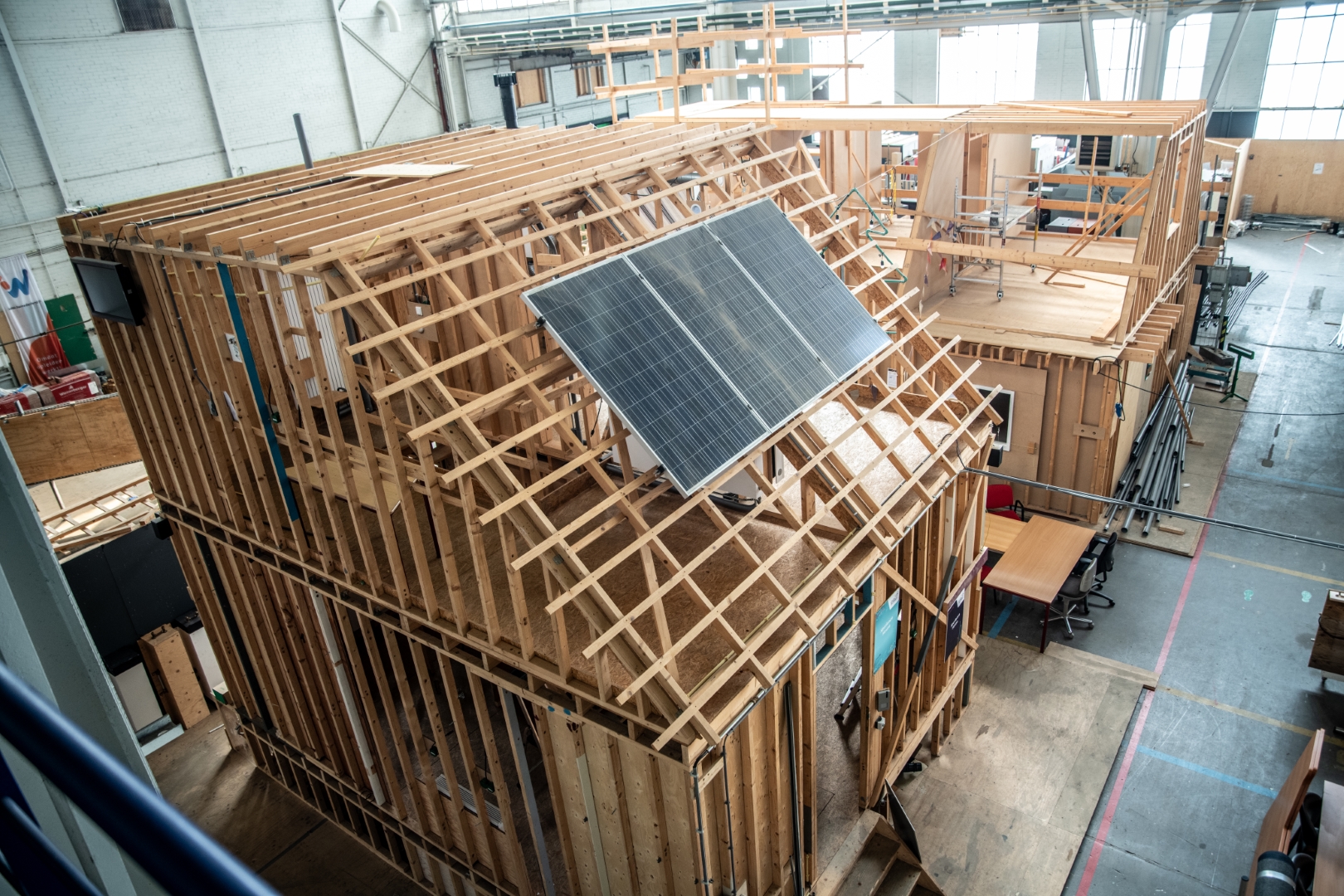 Dak Hout Zonnepaneel Energietransitie Bouw