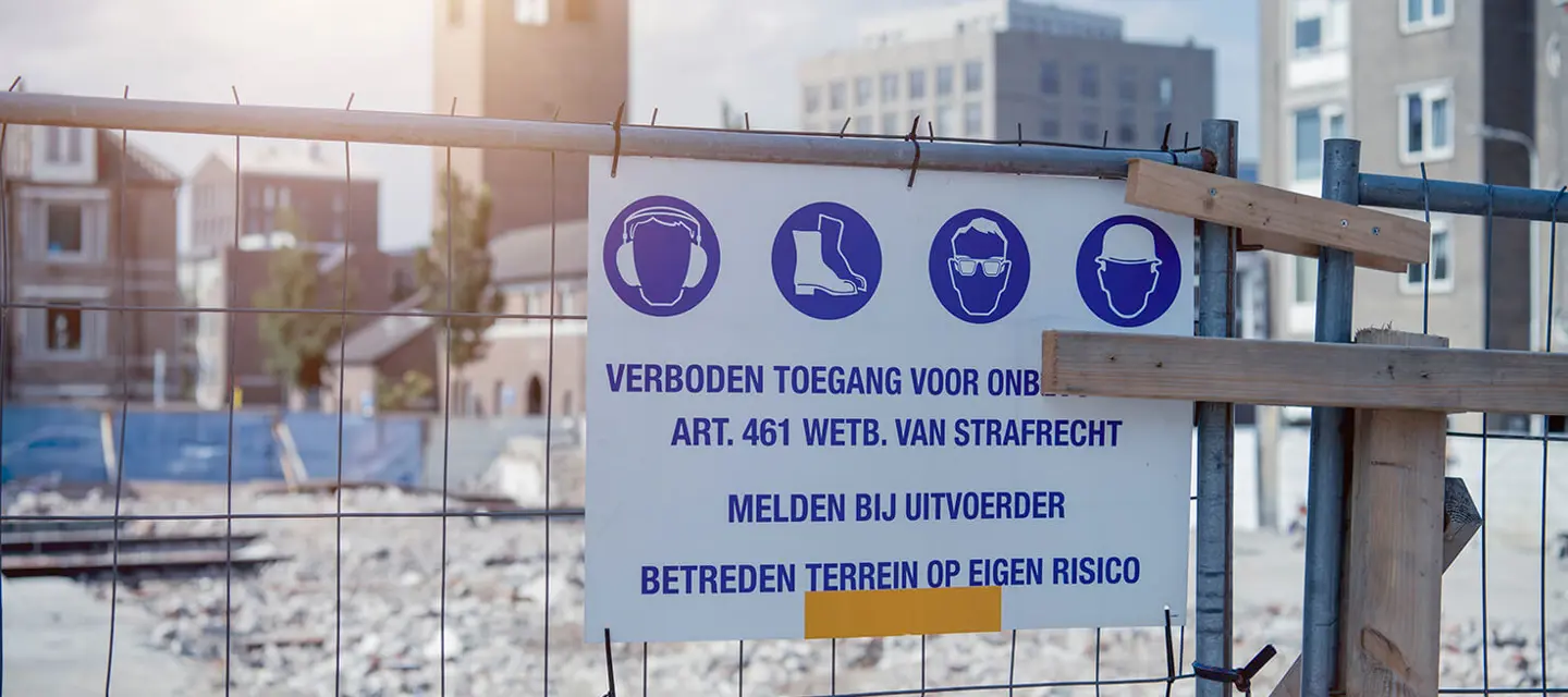 Verzekeringen-bouwrecht-socials-poelmann-van-den-broek-advocaten.jpg