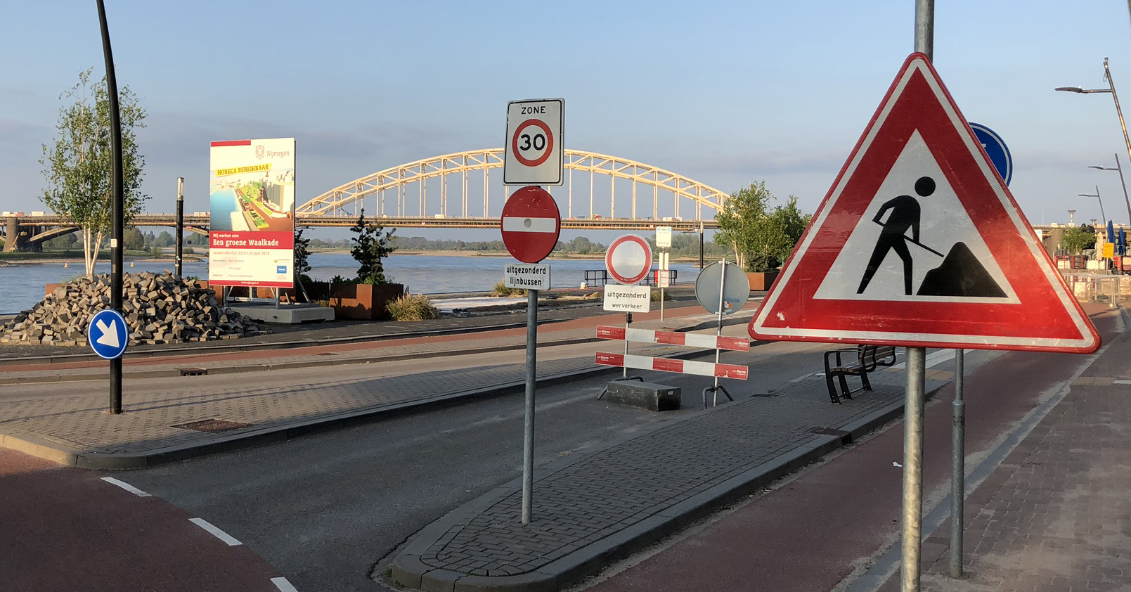 Arbeidsrecht-Under-construction-socials-Poelmann-van-den-Broek-advocaten.jpg